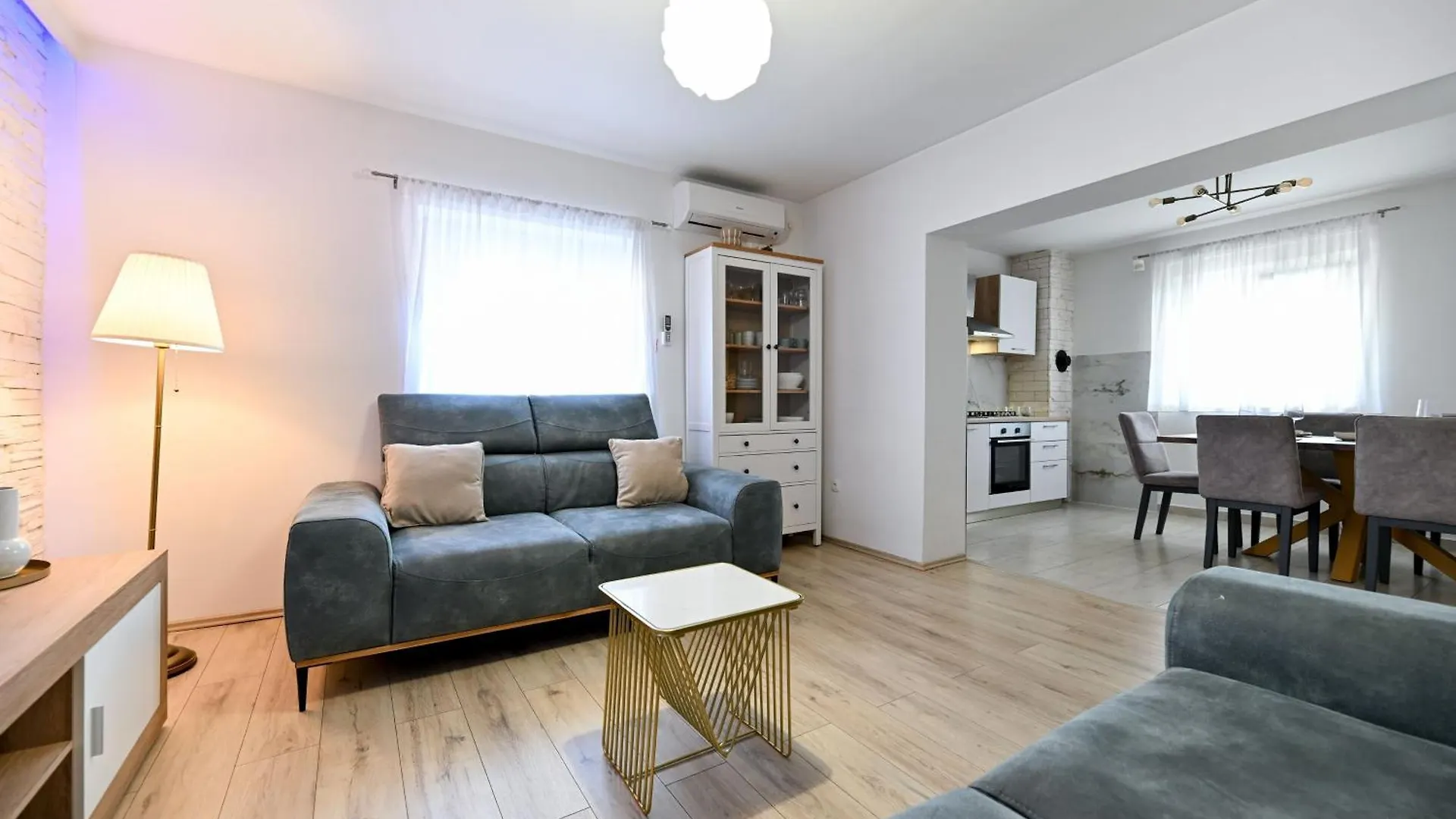 別荘 Charmantes Ferienhaus In Donje Rastane